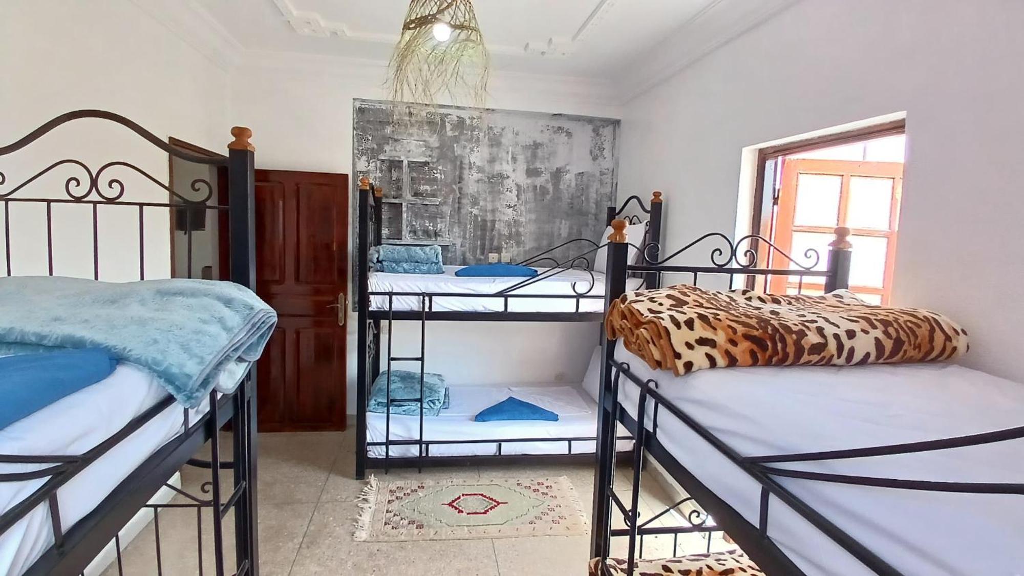 Warzazat Hostel Eksteriør billede