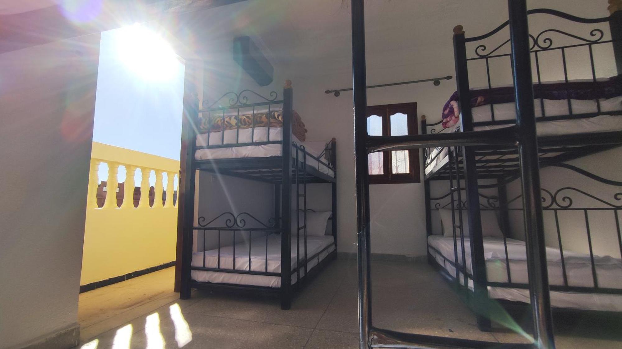 Warzazat Hostel Eksteriør billede