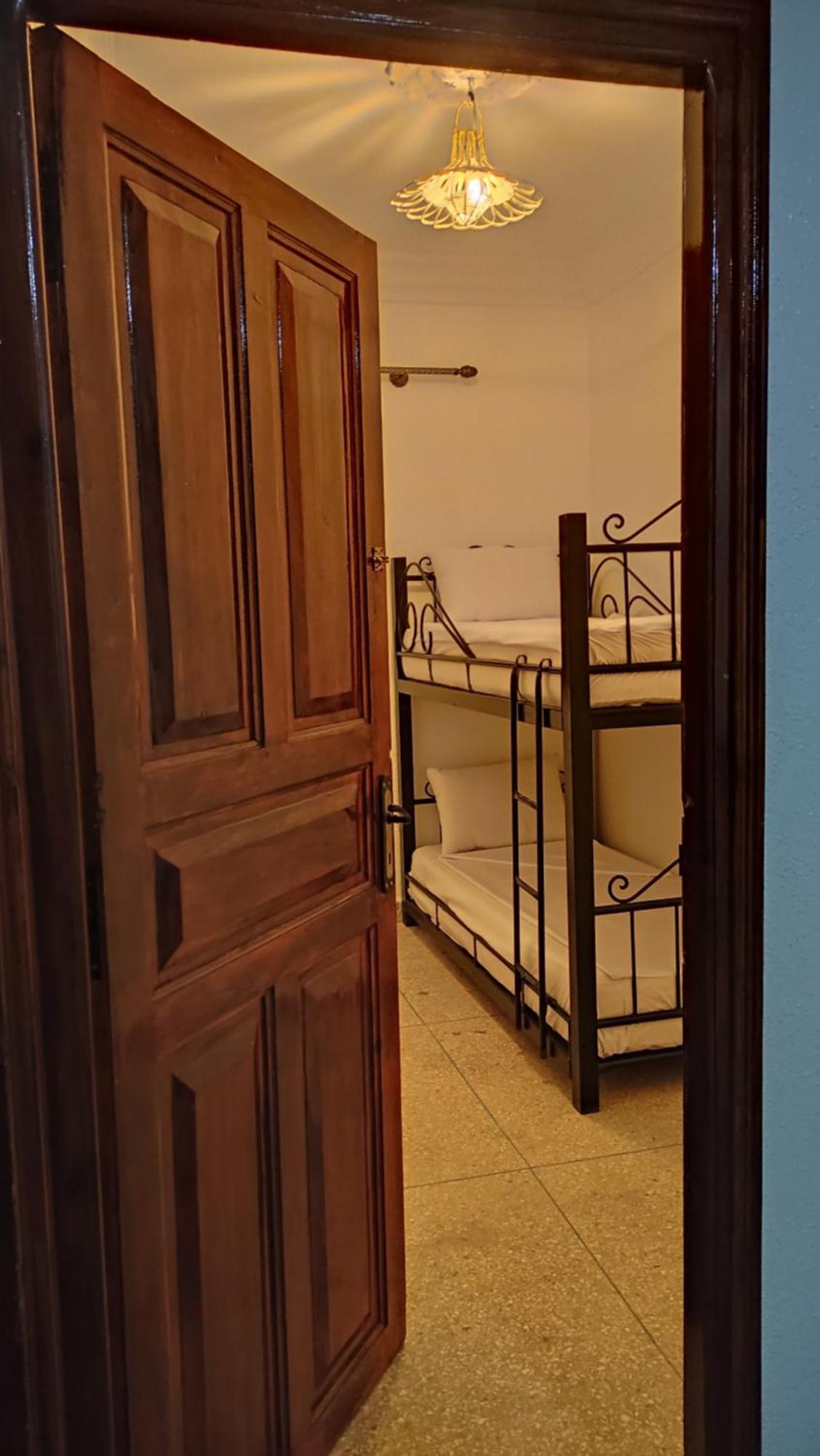 Warzazat Hostel Eksteriør billede