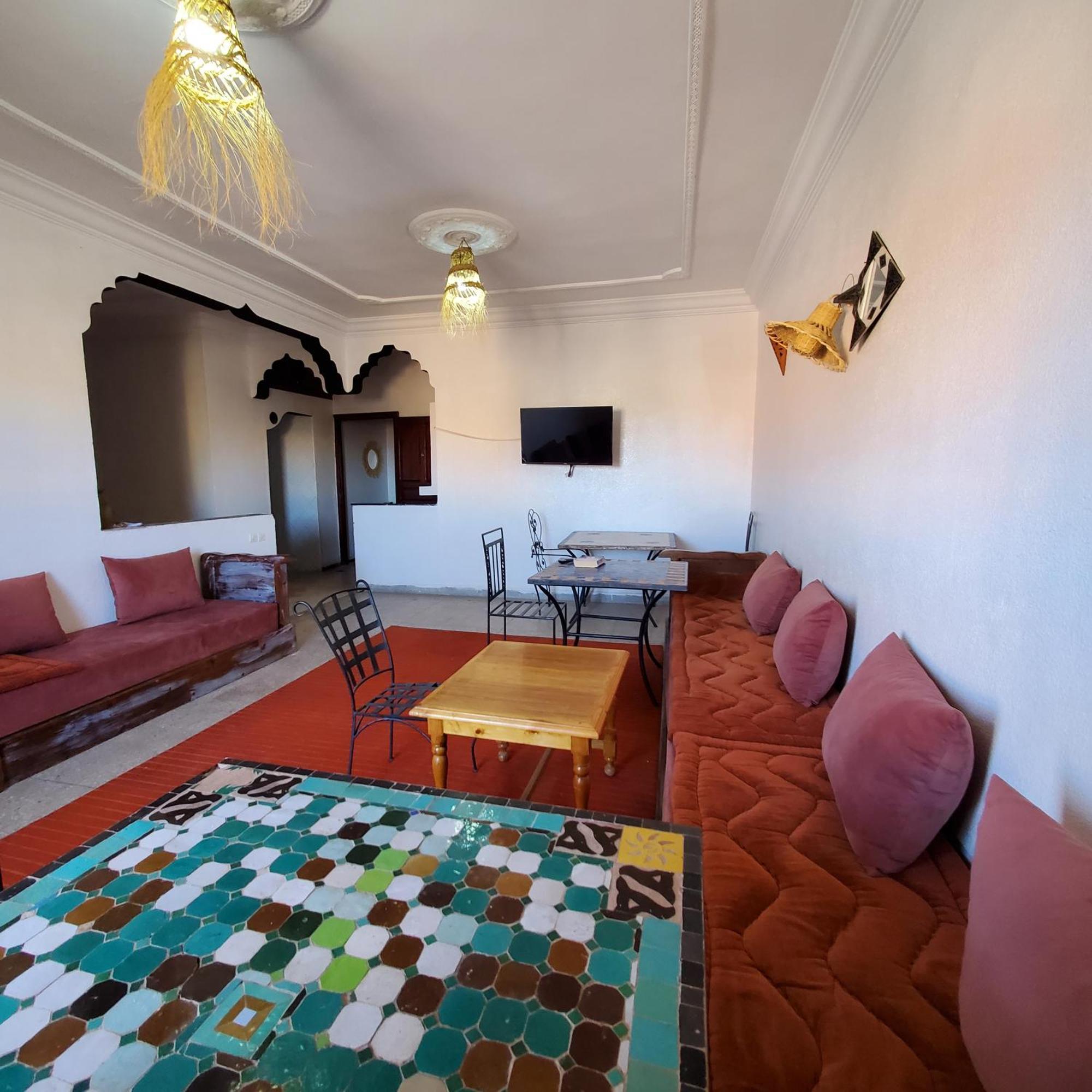 Warzazat Hostel Eksteriør billede